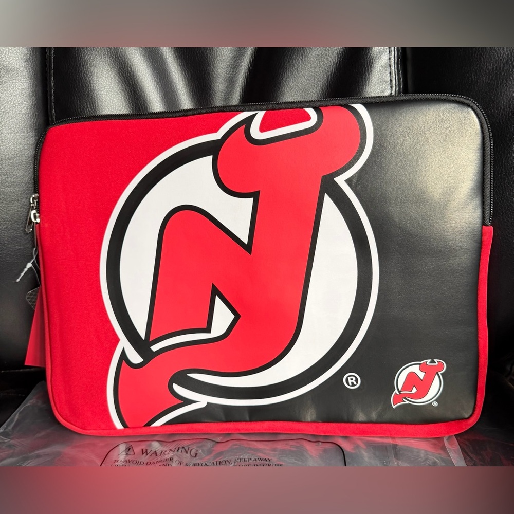 New Jersey Devils Foco 15" x 11" Color Block Zipper Laptop Sleeve